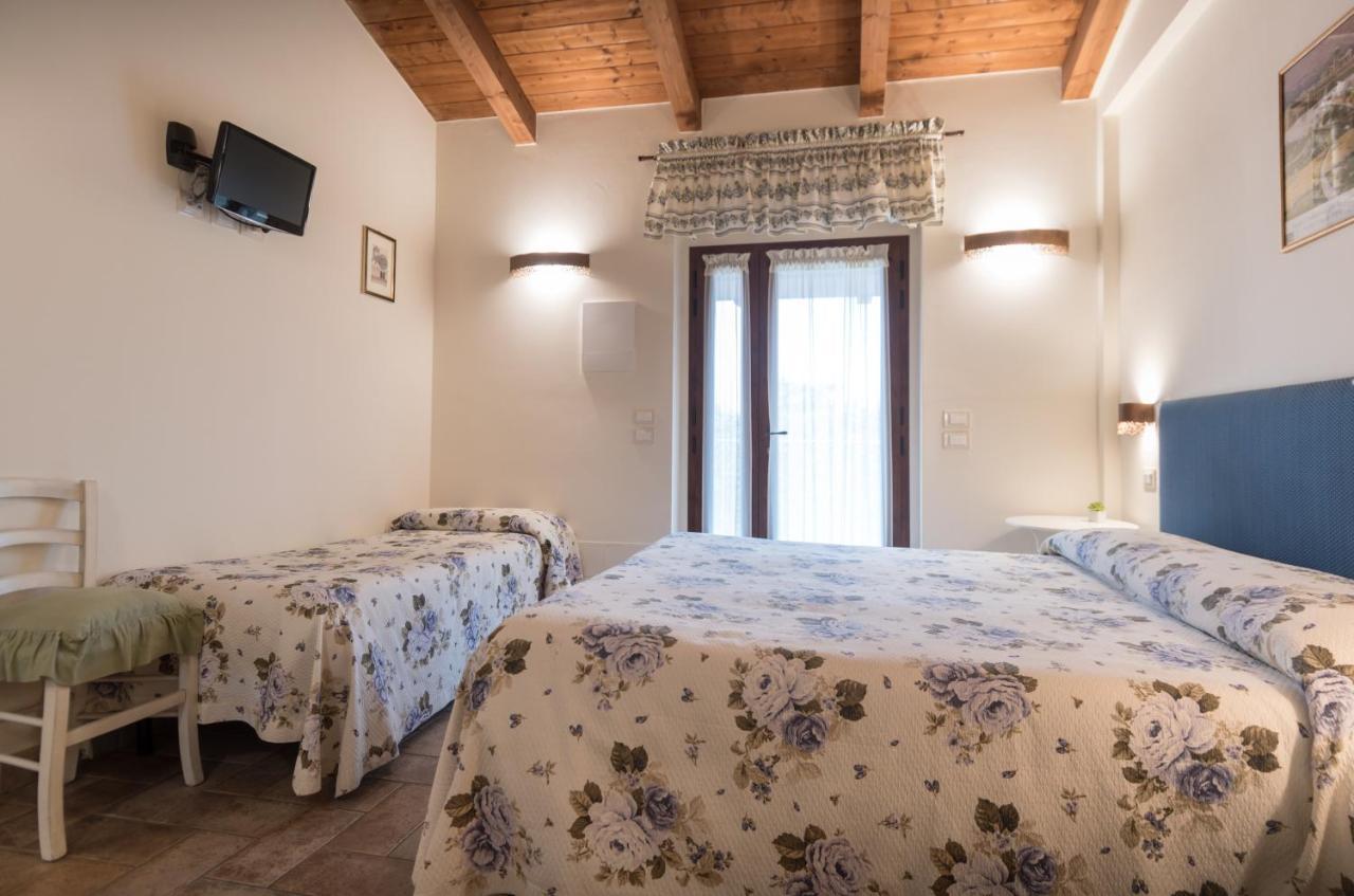 Rosa Di Assisi Bed & Breakfast Bastia Umbra Eksteriør bilde