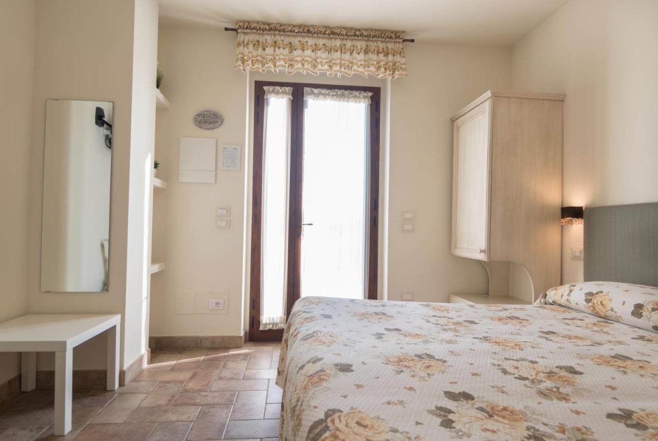 Rosa Di Assisi Bed & Breakfast Bastia Umbra Eksteriør bilde
