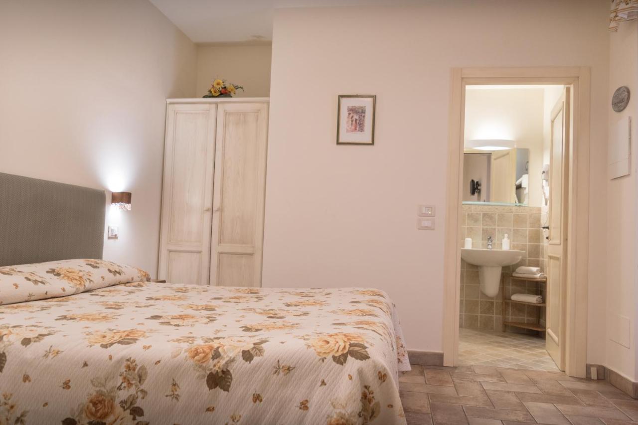 Rosa Di Assisi Bed & Breakfast Bastia Umbra Eksteriør bilde