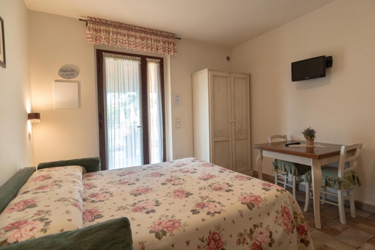 Rosa Di Assisi Bed & Breakfast Bastia Umbra Eksteriør bilde