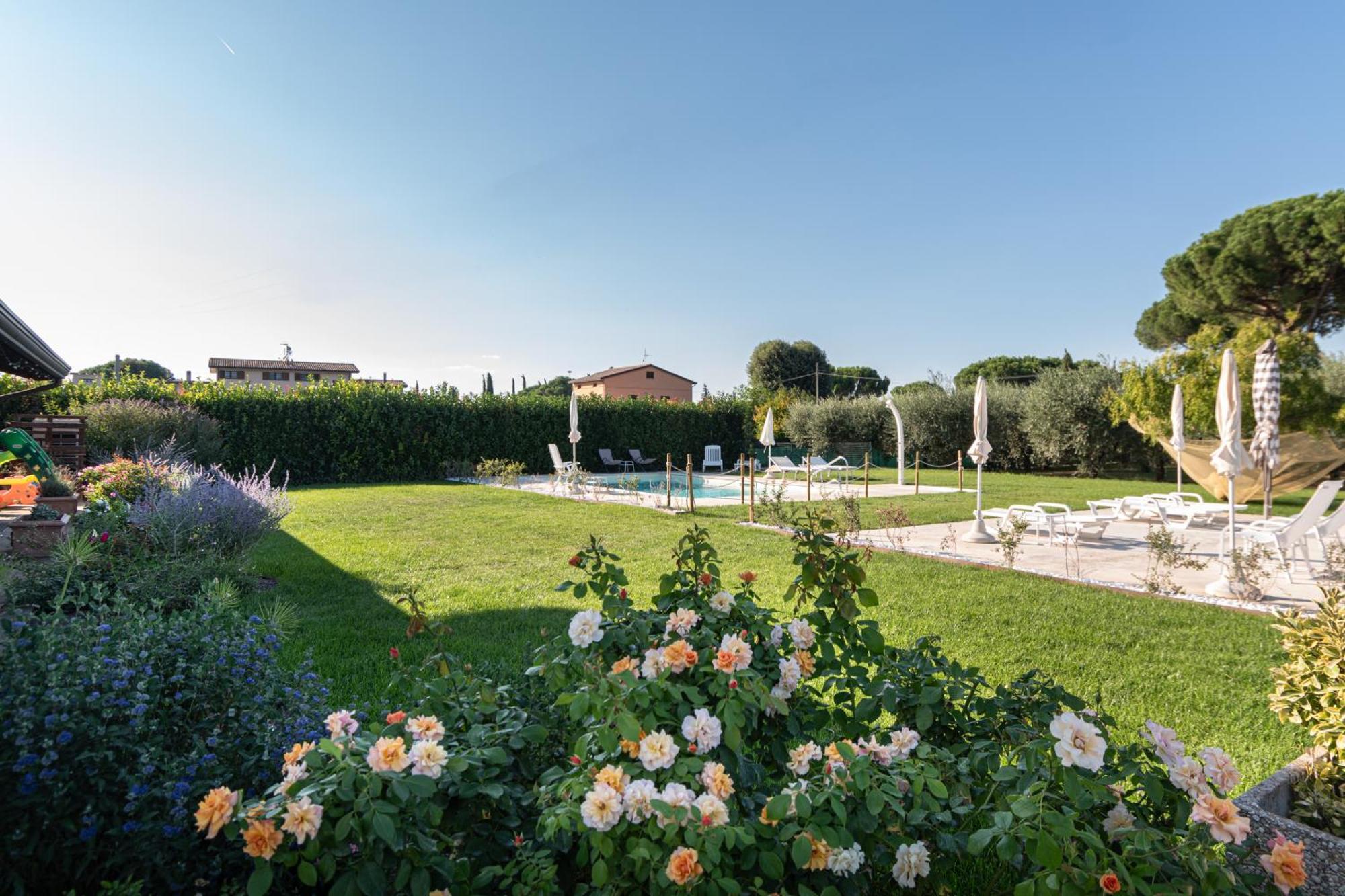 Rosa Di Assisi Bed & Breakfast Bastia Umbra Eksteriør bilde