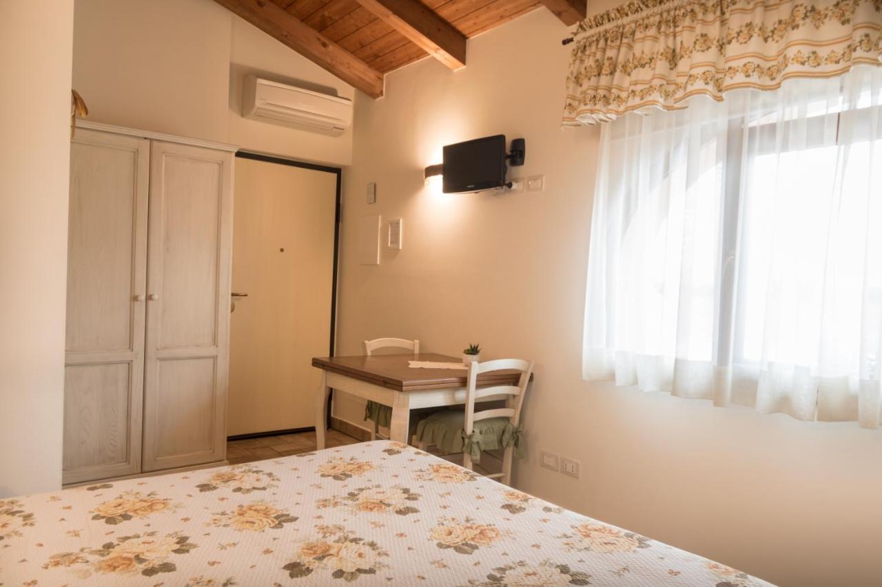 Rosa Di Assisi Bed & Breakfast Bastia Umbra Eksteriør bilde