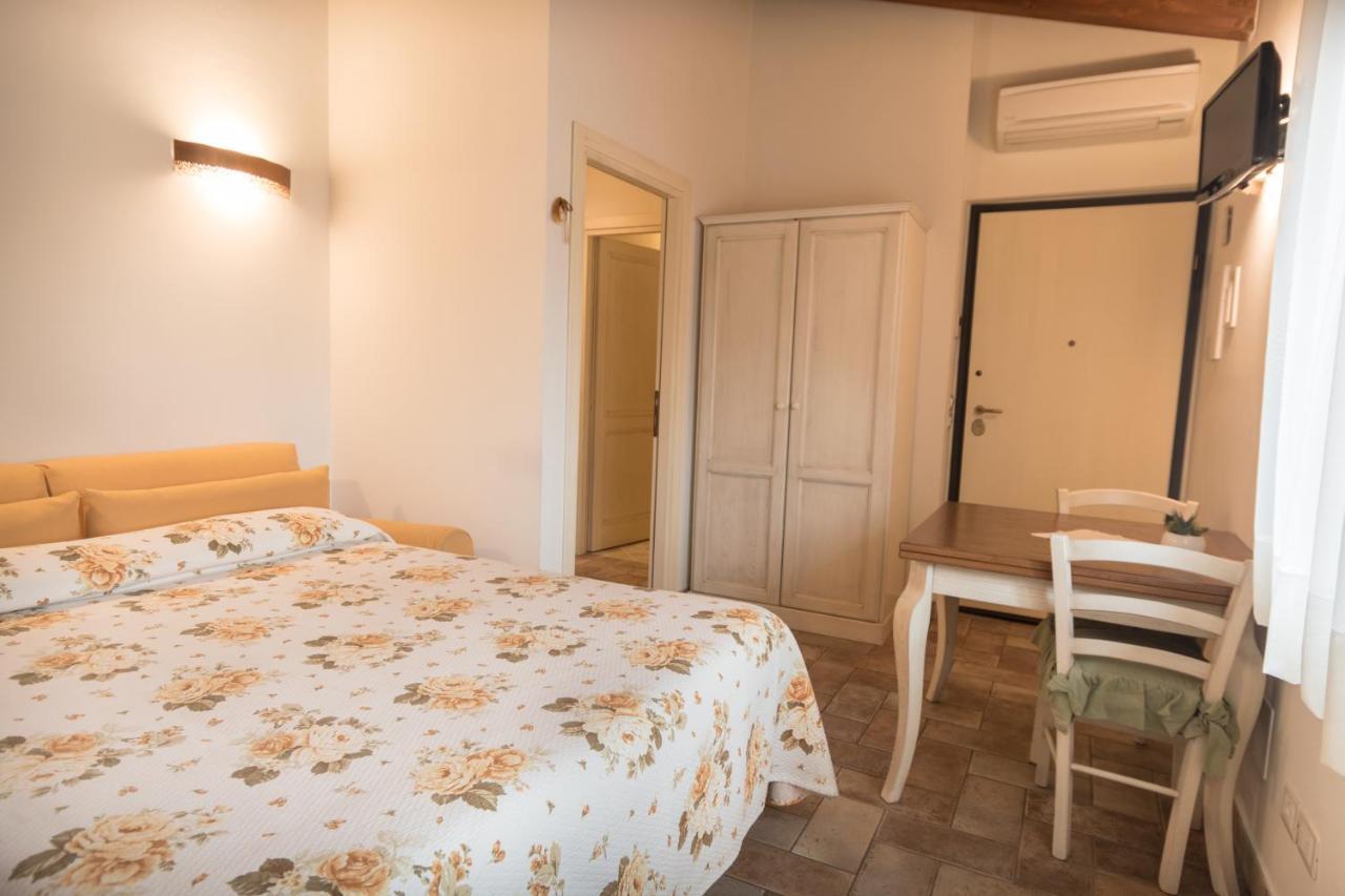 Rosa Di Assisi Bed & Breakfast Bastia Umbra Eksteriør bilde