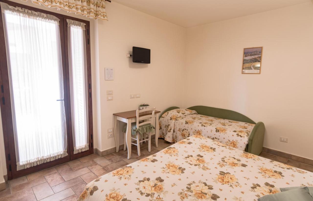 Rosa Di Assisi Bed & Breakfast Bastia Umbra Eksteriør bilde