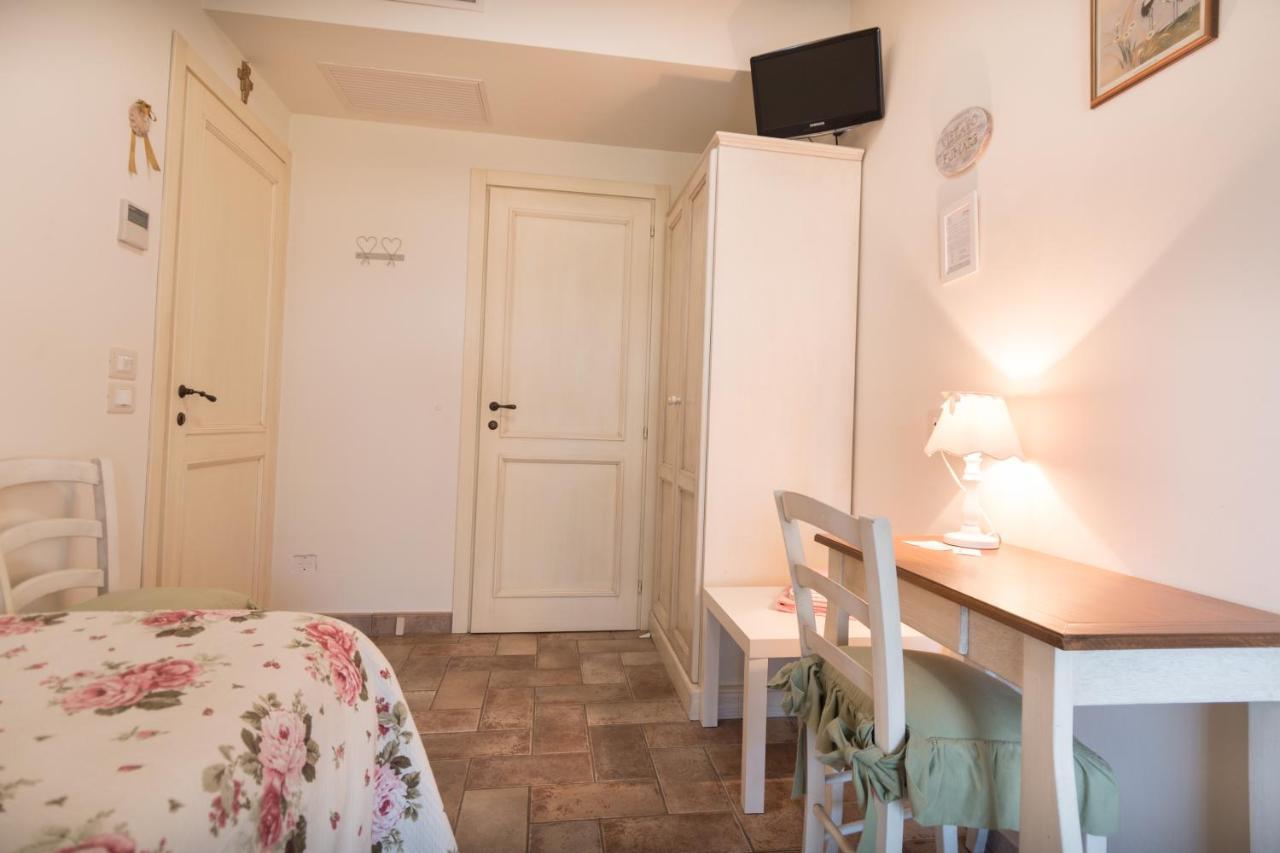 Rosa Di Assisi Bed & Breakfast Bastia Umbra Eksteriør bilde