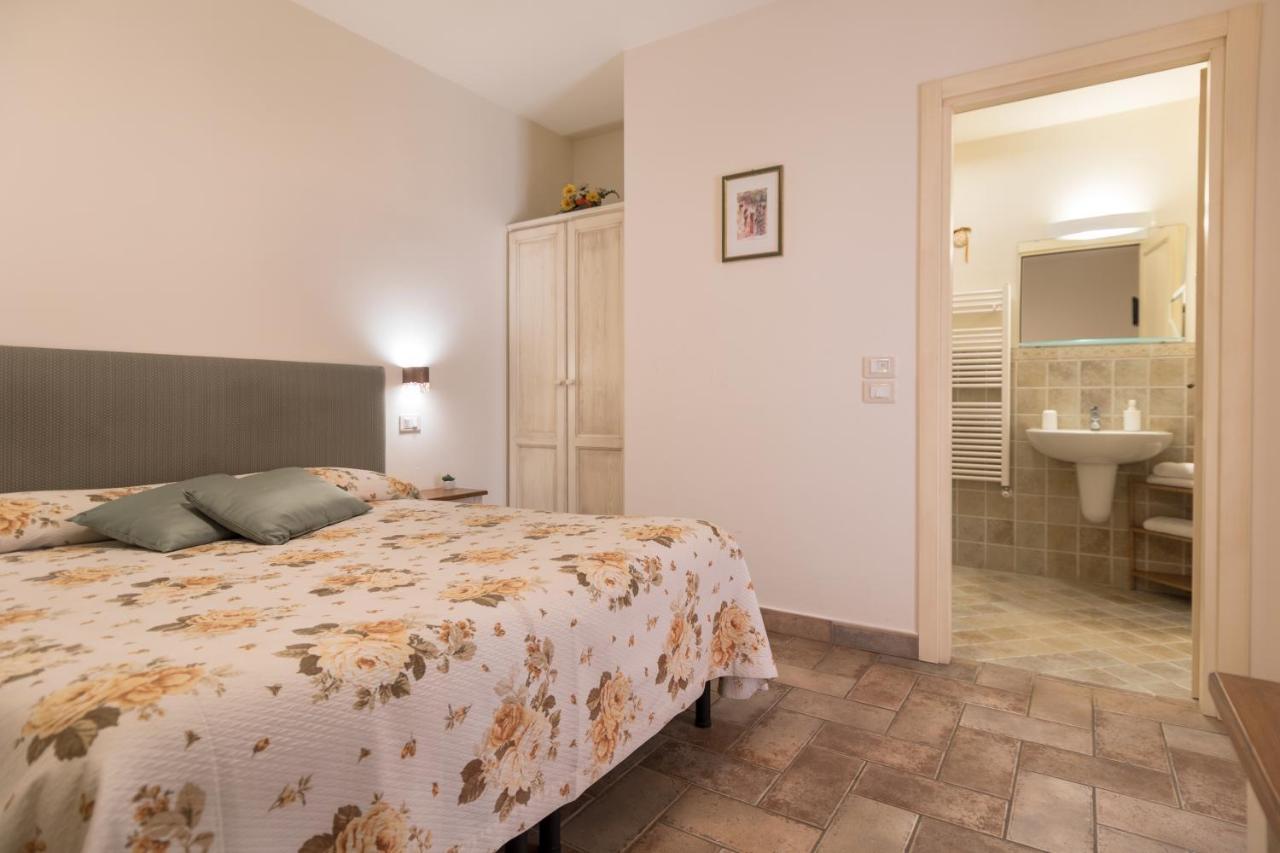 Rosa Di Assisi Bed & Breakfast Bastia Umbra Eksteriør bilde