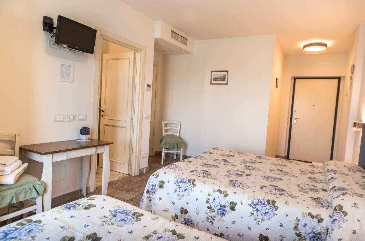 Rosa Di Assisi Bed & Breakfast Bastia Umbra Eksteriør bilde