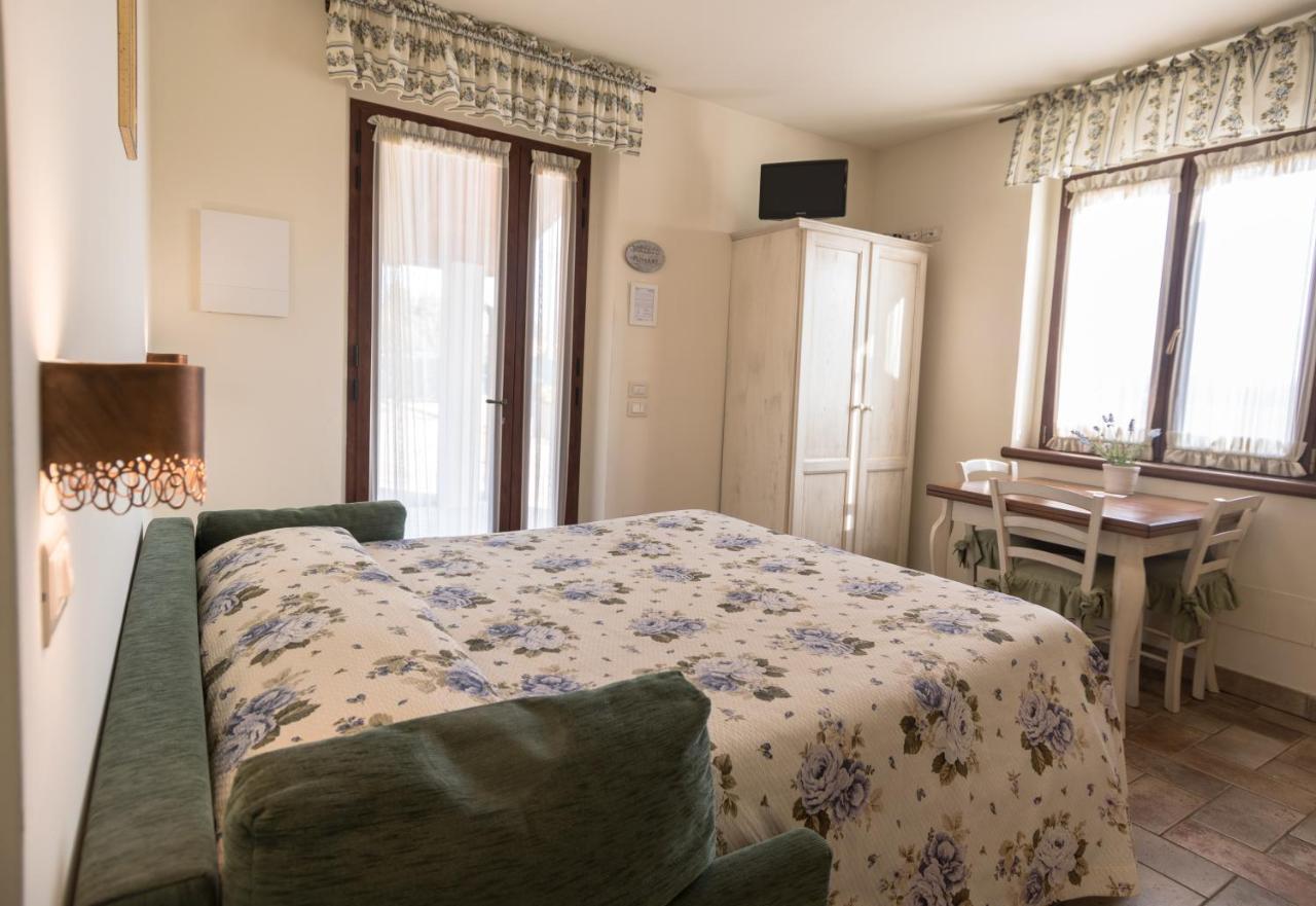 Rosa Di Assisi Bed & Breakfast Bastia Umbra Eksteriør bilde