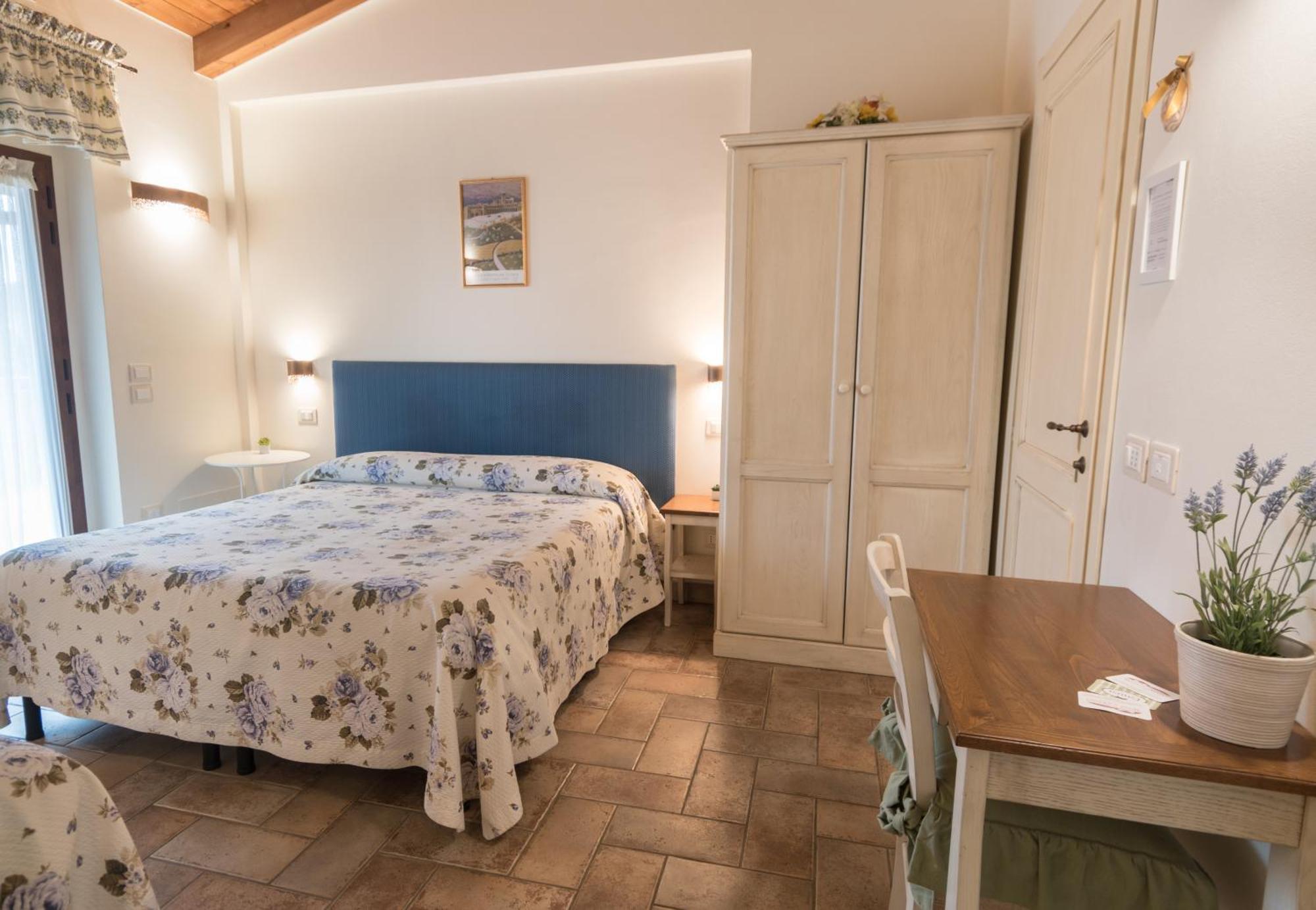 Rosa Di Assisi Bed & Breakfast Bastia Umbra Eksteriør bilde