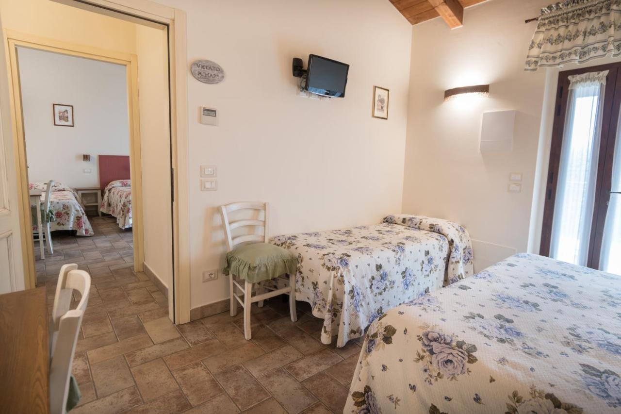 Rosa Di Assisi Bed & Breakfast Bastia Umbra Eksteriør bilde