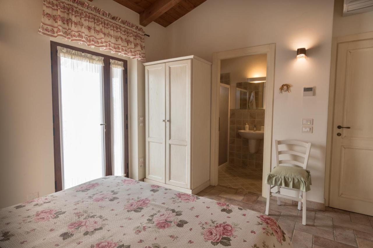 Rosa Di Assisi Bed & Breakfast Bastia Umbra Eksteriør bilde