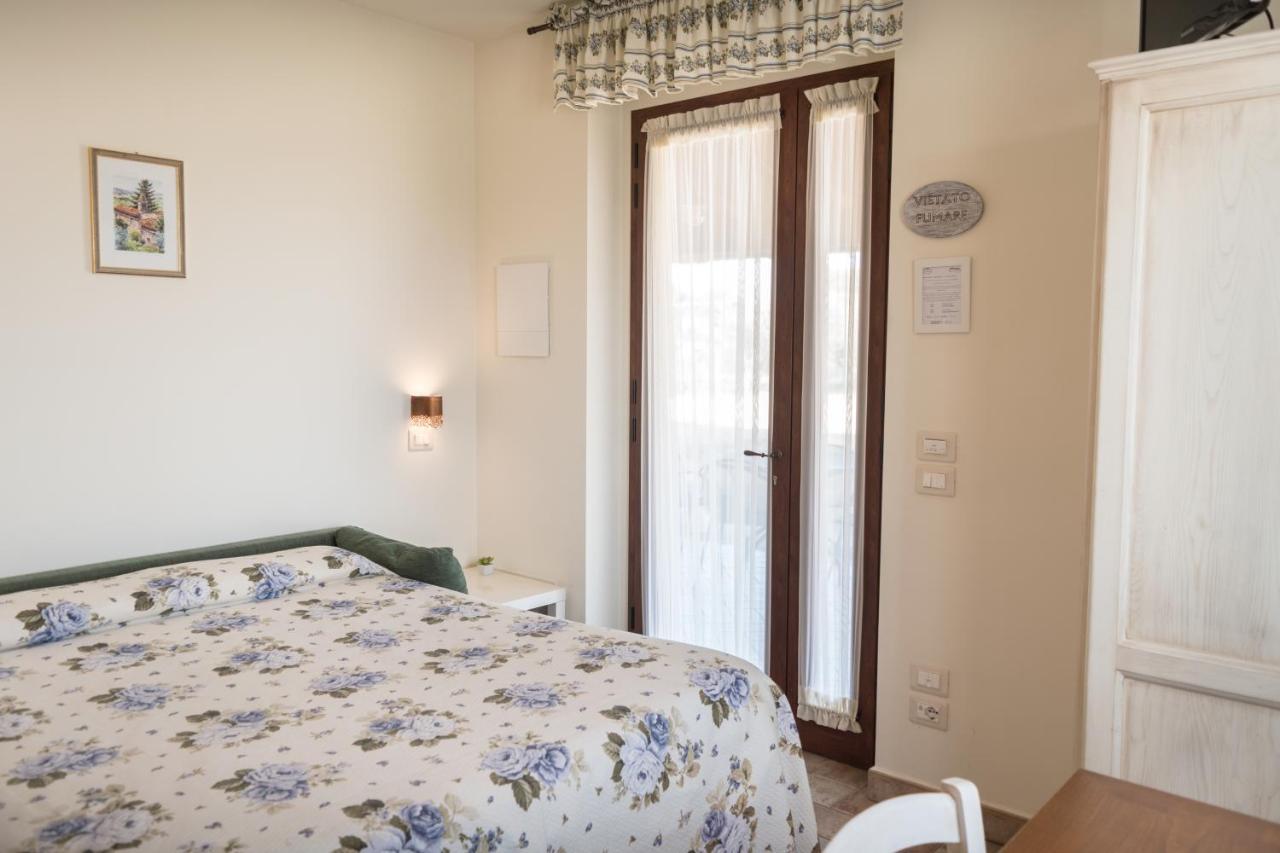 Rosa Di Assisi Bed & Breakfast Bastia Umbra Eksteriør bilde