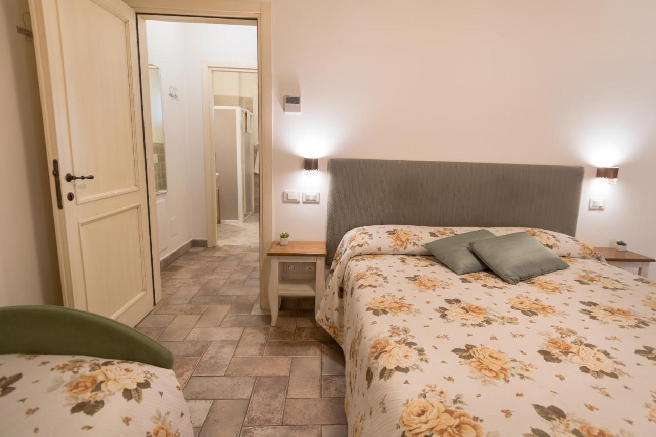 Rosa Di Assisi Bed & Breakfast Bastia Umbra Eksteriør bilde