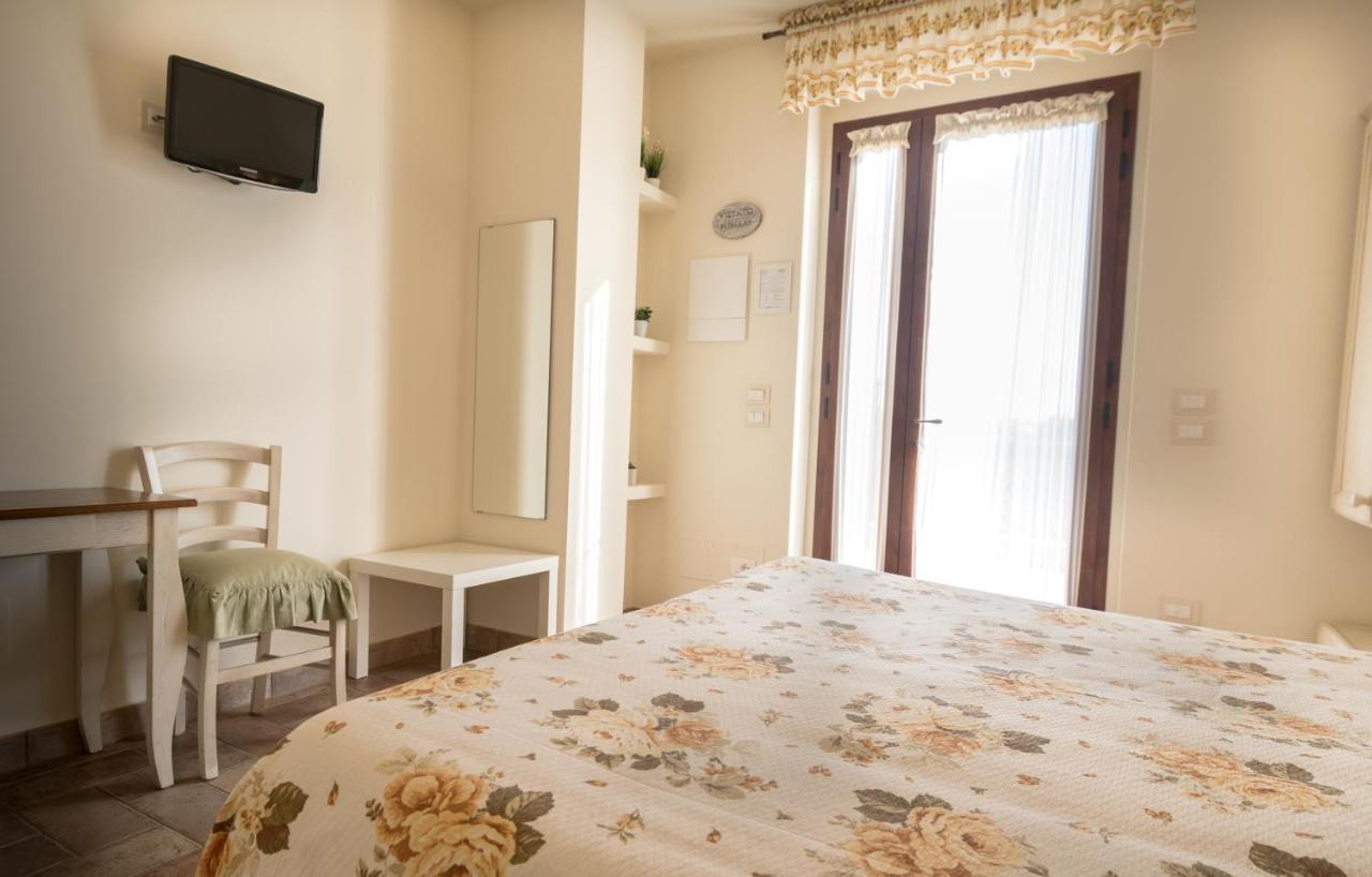 Rosa Di Assisi Bed & Breakfast Bastia Umbra Eksteriør bilde