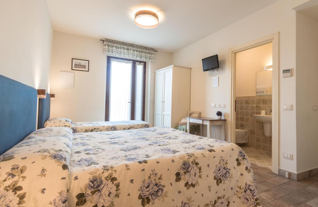 Rosa Di Assisi Bed & Breakfast Bastia Umbra Eksteriør bilde